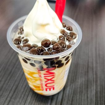 Ilustrasi es krim Mixue. 
