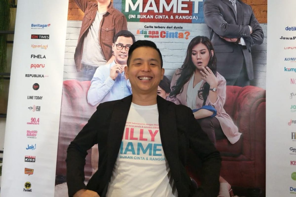 Ernest Prakasa saat ditemui dalam jumpa pers syukuran satu juta penonton film Milly & Mamet di kawasan Sarinah, Menteng, Jakarta Pusat, Senin (31/12/2018).