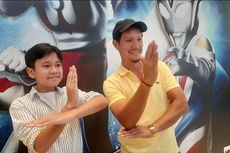 Cerita Angga Maliq & D'Essentials Main Action Figure Ultraman Bareng Anak