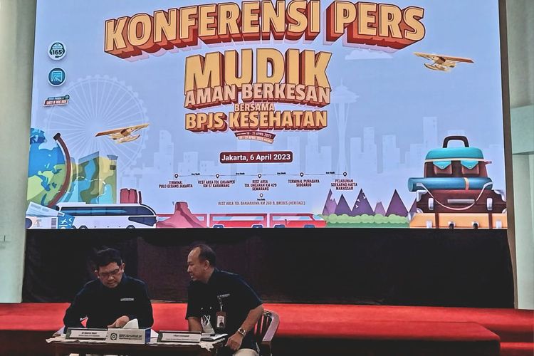 Direktur Utama BPJS Kesehatan Ali Ghufron Mukti memberikan keterangan pers jadwal pelayanan kesehatan selama  libur Lebaran, di Jakarta, Kamis (6/4/2023).