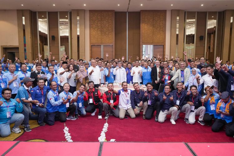 Rapat Kerja Nasional Federasi Serikat Pekerja Logam, Elektronik, dan Mesin (FSP LEM SPSI) di Karawang, Senin (1/9/2025).
