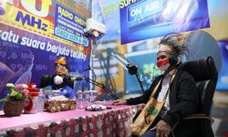 Kunjungi Radio Lokal di Jayapura, Ganjar: Ayo Gairahkan Radio dengan Kreativitas dan Inovasi