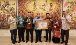 Tingkatkan Predikat Sakip Jadi Sangat Baik, Pemprov Riau Terima Penghargaan Akuntabilitas Kinerja 2023