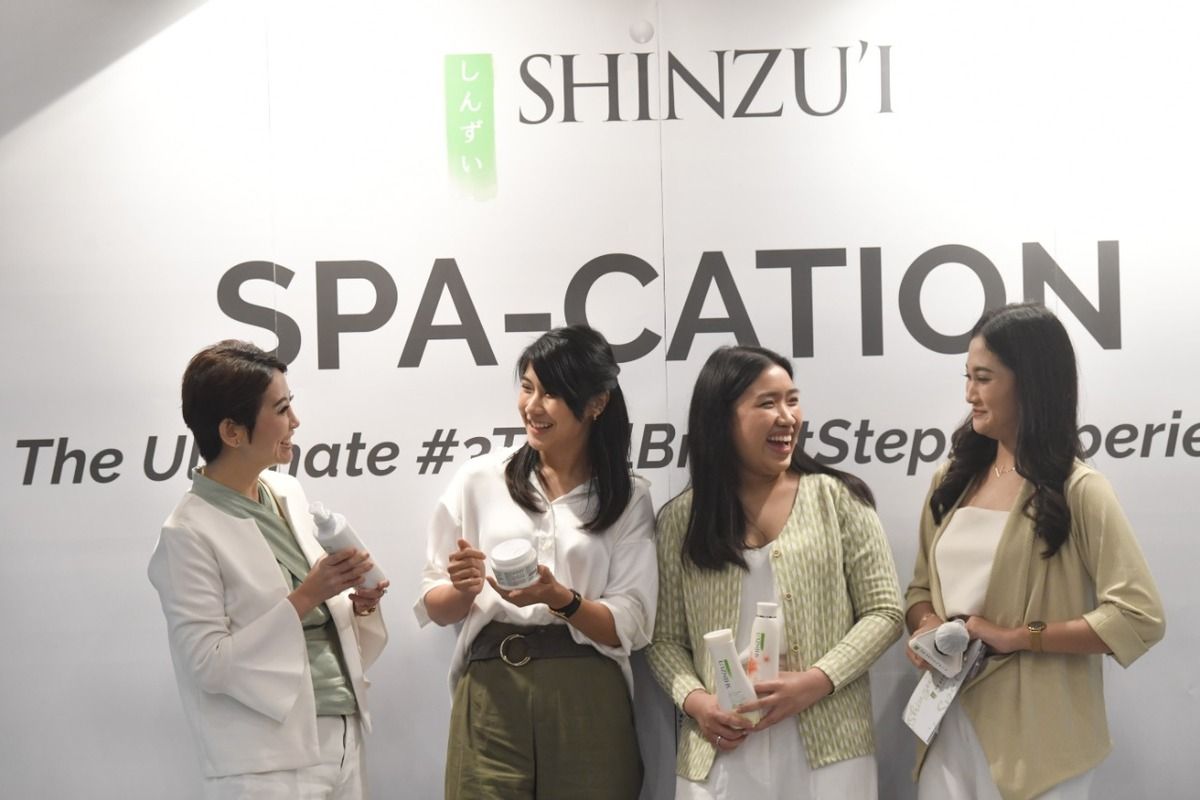 Shinzui perkenalkan beberapa produk body care yang mengandung herba matsu oil dalam acara Shinzui Spacation di Onsen Resort Batu, Jawa Timur, Kamis (11/8/2022).