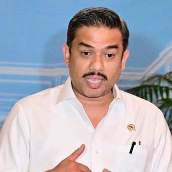 Menteri Usaha Mikro Kecil dan Menengah (UMKM) Maman Abdurrahman usai rapat terbatas bersama Presiden Prabowo di Istana Kepresidenan Jakarta, Selasa (4/11/2025). 