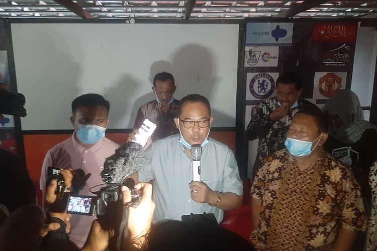 Calon Bupati Nomor Urut 1 Sutrisna Wibawa memberikan keterangan Terkait Video Viral di Kapanewon Playen Sabtu (6/12/2020)