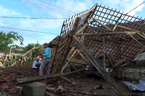 Angin Puting Beliung Melanda 3 Desa di Jombang, 31 Bangunan Rusak