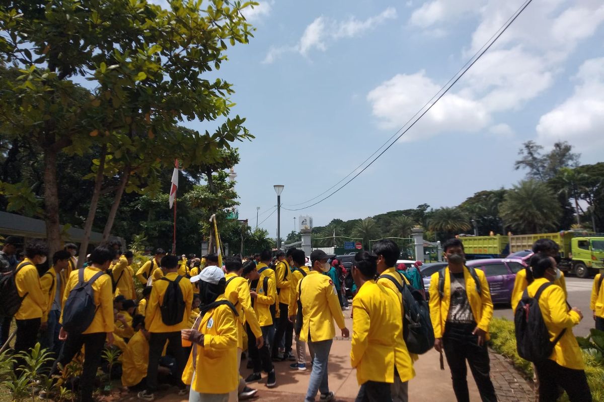 BEM SI akan menggelar unjuk rasa di kawasan Patung Arjuna Wijaya, Gambir, Jakarta Pusat pada Senin (28/3/2022), mereka menuntut rencana 3 periode jabatan presiden.