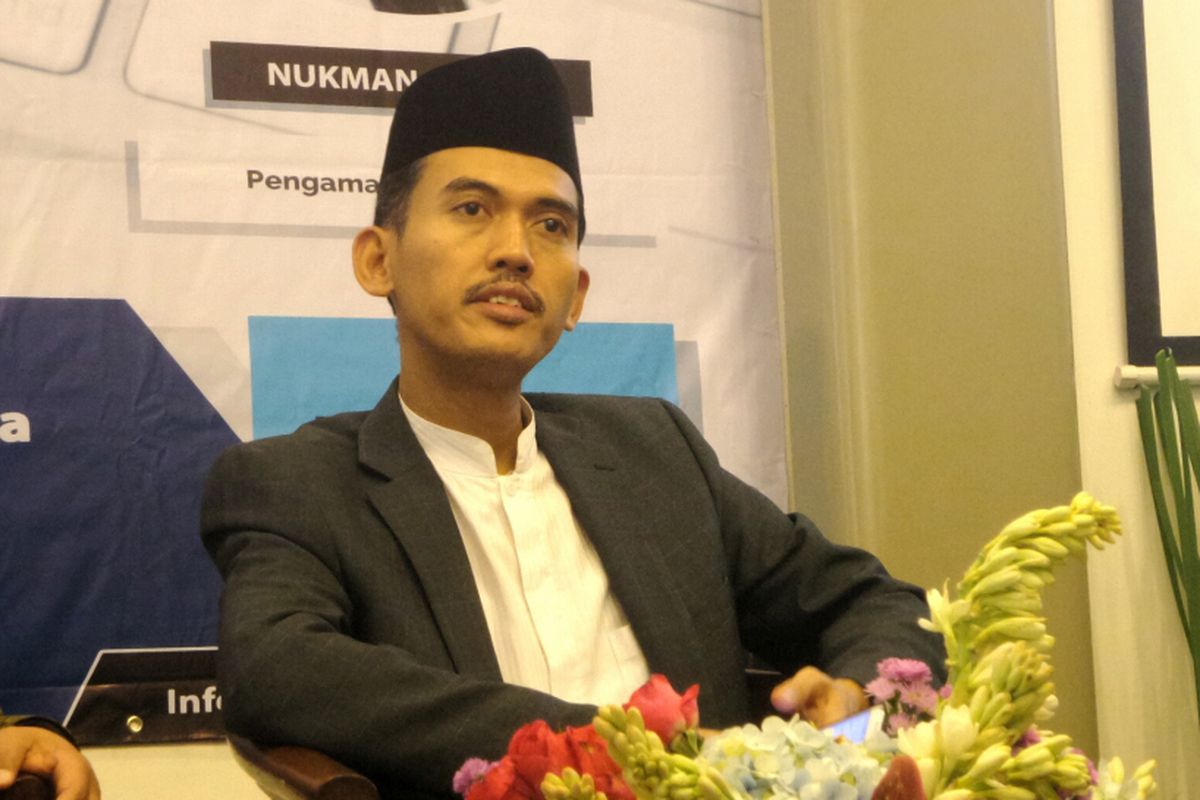 Ketua Bidang Fatwa Fatwa Majelis Ulama Indonesia (MUI) Asrorun Ni'am Sholeh dalam sebuah diskusi bertajuk 'Bedah Fatwa MUI #MuamalahMedsosiah' di Galeri Nasional, Jakarta Pusat, Jumat (9/6/2017).  