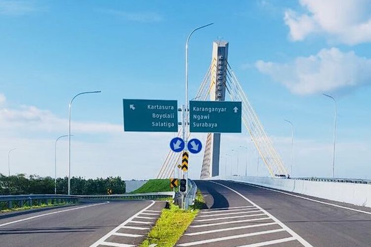 Simak daftar tarif tol Surabaya-Solo terbaru 2022 untuk kendaraan golongan I hingga V.