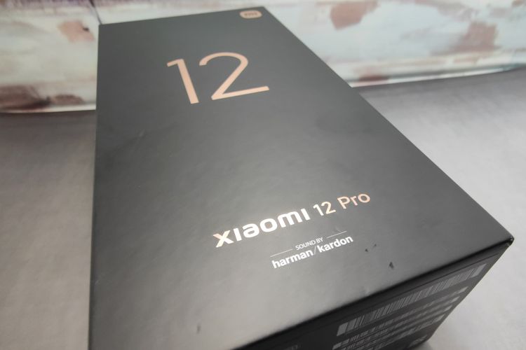 Kesan Pertama Mengenggam Xiaomi 12 Pro di Meluncur Indonesia 7 April