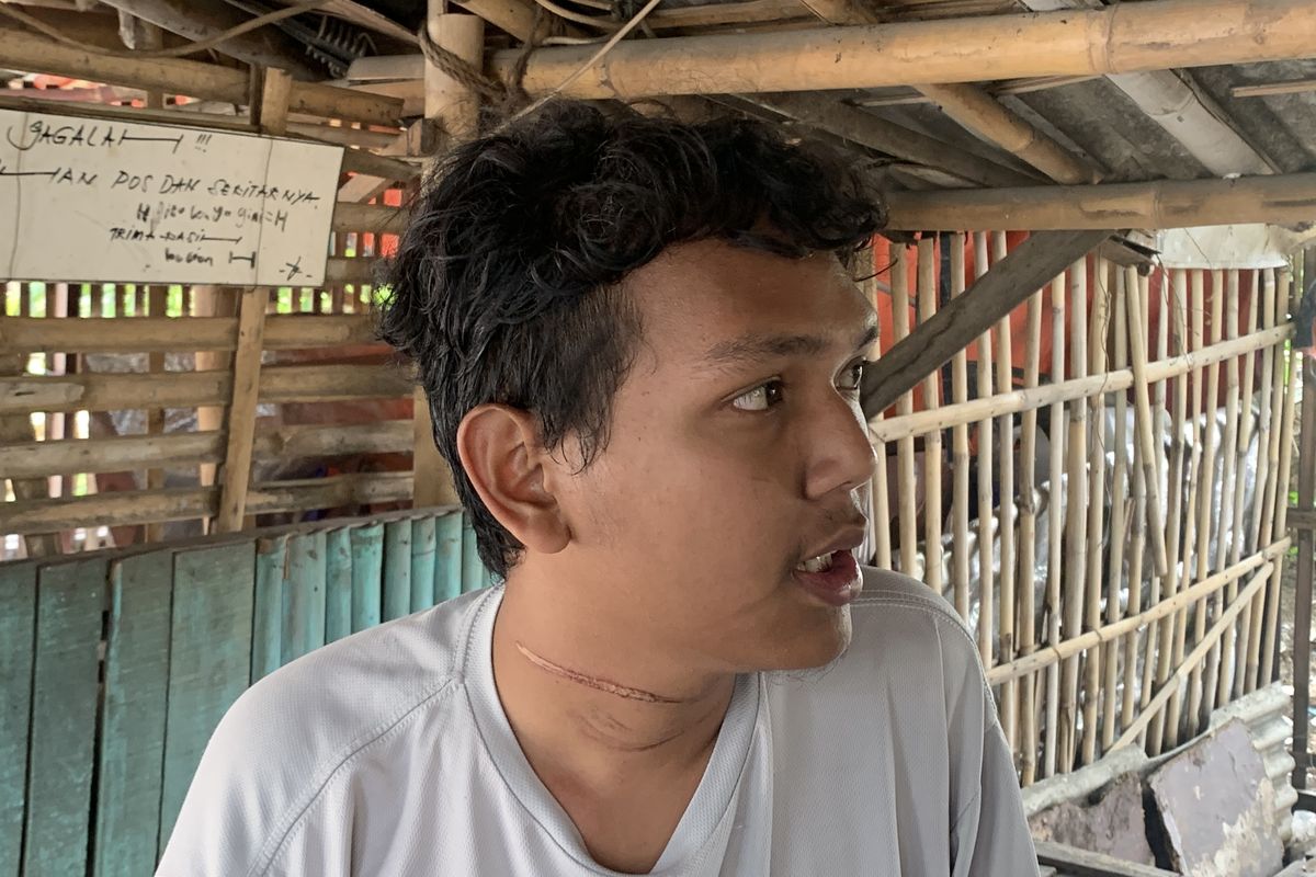 Seorang mahasiswa di Bekasi bernama History Cally Power (19) menjadi korban kabel yang menjuntai di Jalan Raya Chandrabaga, Kelurahan Kaliabang Tengah, Kecamatan Bekasi Utara, Kota Bekasi, Senin (22/1/2024).