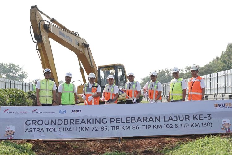 General Manager Operasi PT Astra Tol Cipali Sri Mulyo menyampaikan, kegiatan groundbreaking pelebaran lajur ke 3 di sejumlah titik di jalur tol cipali, pada Jumat (10/3/2023)