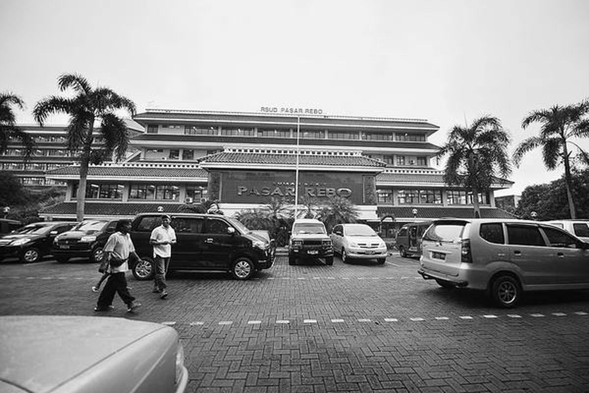 Suasana Rumah Sakit Umum Daerah (RSUD) Pasar Rebo, Jakarta Timur, Senin (29/3). RSUD Pasar Rebo adalah satu dari 13 badan usaha milik daerah yang terancam dijual karena tidak menyetor dividen ke pos pendapatan asli daerah DKI Jakarta.