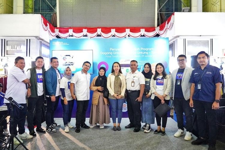 BRI adakan Program Dagang Untung Belanja Untung (DUBU) bagi pedagang dan pengunjung Pasar Tanah Abang Blok B. 