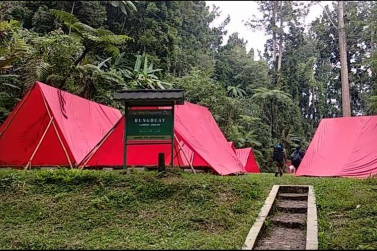 Salah satu camping ground di kawasan wisata Situ Gunung, Sukabumi, Jawa Barat.