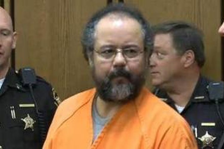 Ariel Castro, terdakwa penculik tiga perempuan di Cleveland, Ohio, mengakui kesalahannya dan menerima hukuman penjara seumur hidup agar terhindar dari hukuman mati.