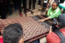 Sensasi Kampanye di Kebun Buah Naga hingga Bertemu Pengrajin Tenun Ikat Maumere