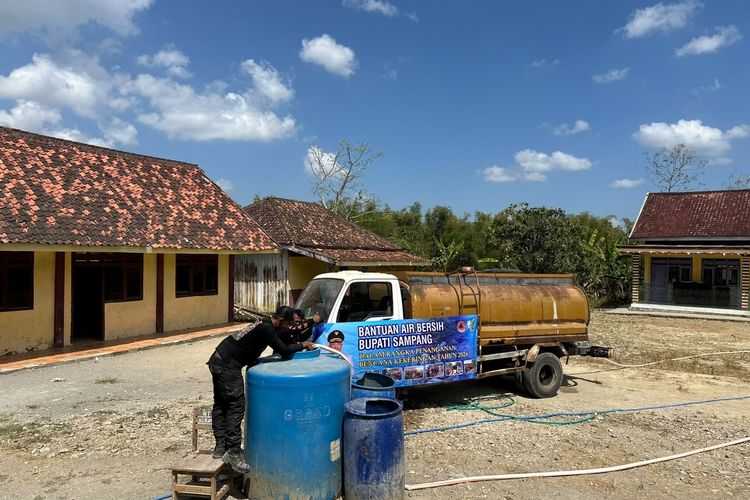 78 Desa Kering Kritis, Tiap Desa di Sampang Hanya Dapat Jatah 2 Tangki Air Bersih
