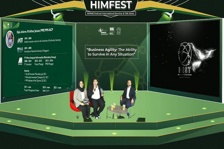 Sesi pemaparan wawasan bisnis oleh agile coach M Athar Januar, PMP, PMI-ACP. 