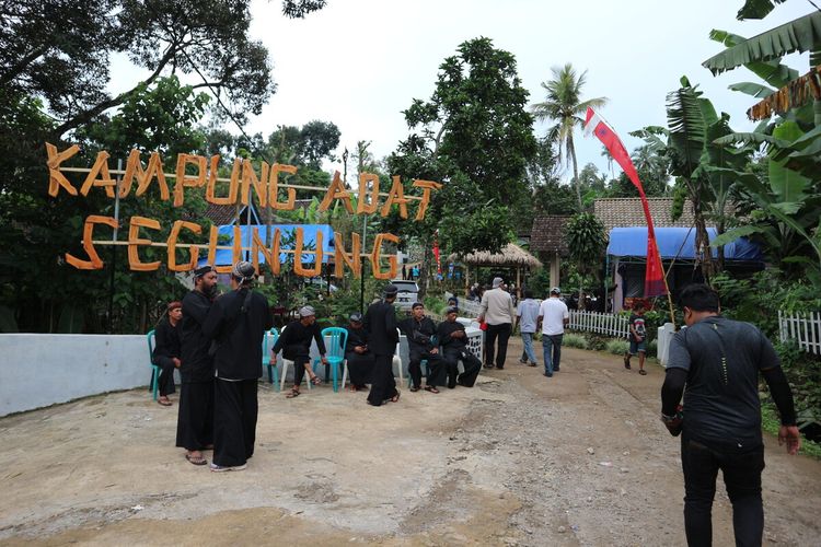 Suasana di Kampung Adat Segunung, Desa Carang Wulung, Kecamatan Wonosalam, Kabupaten Jombang, Jawa Timur, Sabtu (7/3/2020).