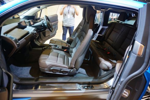 Tengok Interior Mobil Listrik Kesukaan Hamish Daud