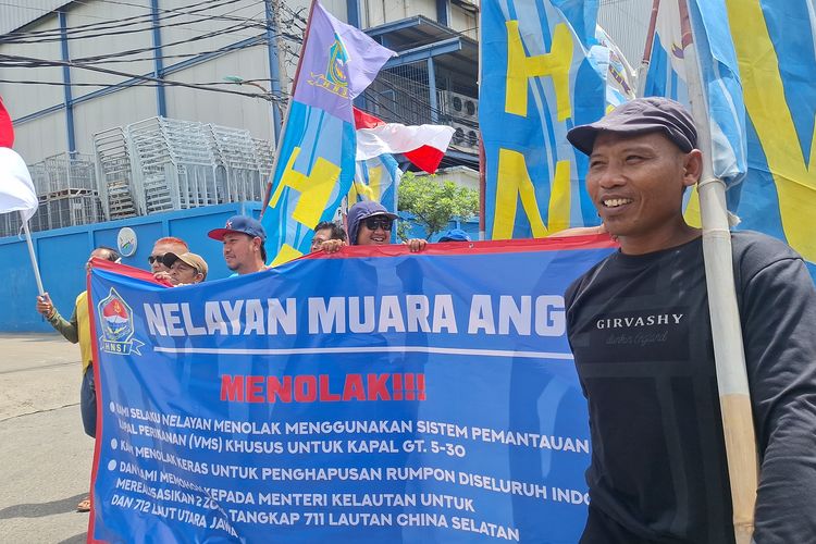 Nelayan Muara Angke Desak Pemerintah Hapus Zonasi dan Aturan Rumpon