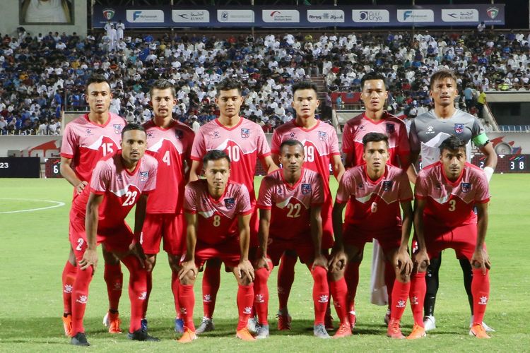 Starting line-up Nepal menjelang pertandingan babak 2 kualifikasi bersama penyisihan Piala Dunia FIFA Qatar 2022 dan Piala Asia 2023 antara Kuwait dan Nepal, di Stadion Kuwait Sports Club di Kuwait City pada 5 September 2019.