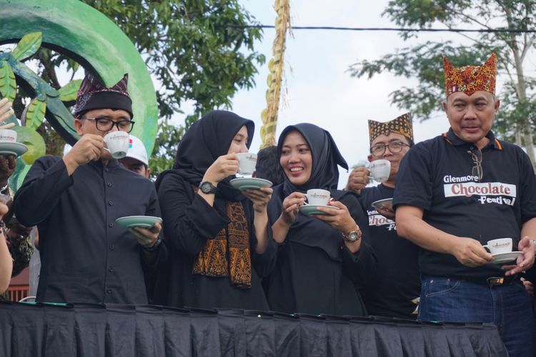 Bupati Banyuwangi saat membuka Festival Coklat Sabtu (12/5/2018)