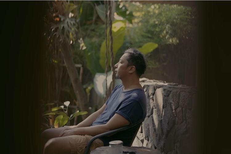 Aktor Ringgo Agus Rahman dalam film pendek Tenang.
