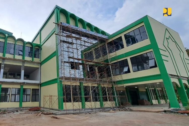 Rehabilitasi Gedung Fakultas Syariah Universitas Islam Negeri (UIN) Mahmud Yunus Batusangkar di Kabupaten Tanah Datar, Sumatera Barat.