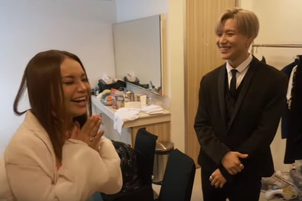 Penyanyi Rossa mengobrol dengan anggota boyband asal Korea, Taemin SHINee. Momen itu terlihat dalam vlog pertama Rossa yang diunggah di akun YouTube Rossa Official pada 14 September 2019.