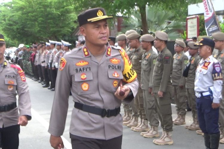 Polres Palopo, Sulawesi Selatan, apel gelar pasukan operasi Ketupat dalam rangka pengamanan Idul Fitri 1445 Hijriah/2024 masehi. Operasi akan dilaksanakan selama 13 hari yaitu dimulai 4 April sampai dengan 16 April 2024, Rabu (3/4/2024)