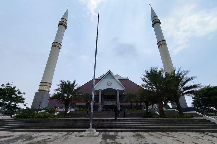 Masjid Raya KH Hasyim Asy'ari di Jakarta Barat, Sabtu (30/3/2024). 