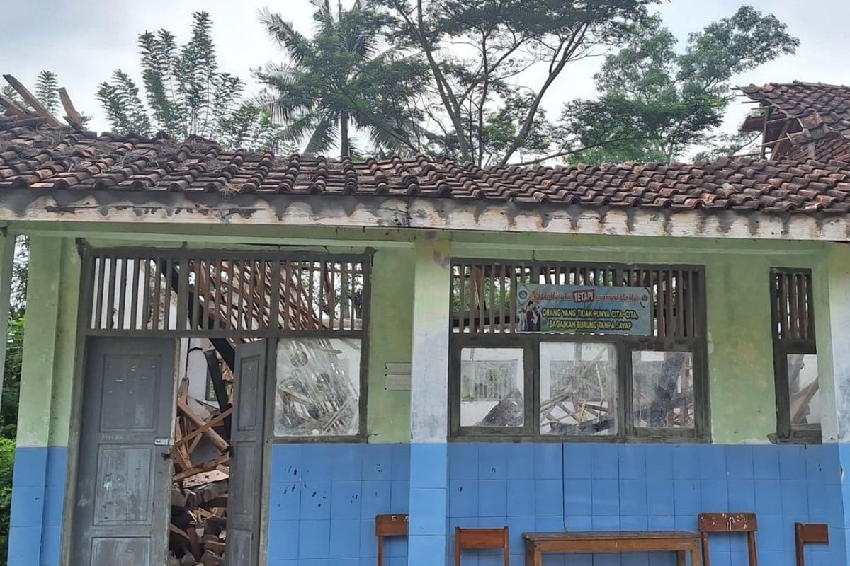 25 Tahun Tidak Pernah Direnovasi, Ruang Kelas SD di Brebes Rusak Parah