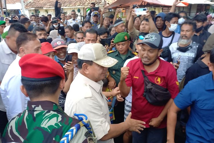 Menteri Pertahanan Prabowo Subianto disambut warga Kota Yogyakarta, Daerah Istimewa Yogyakarta (DIY), Rabu (3/5/2023).