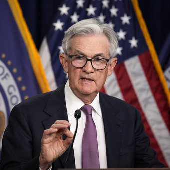 Gubernur Bank Sentral Amerika Serikat (The Fed) Jerome Powell. Ia dijadwalkan mengumumkan keputusan suku bunga usai rapat kebijakan dua hari di Washington.
