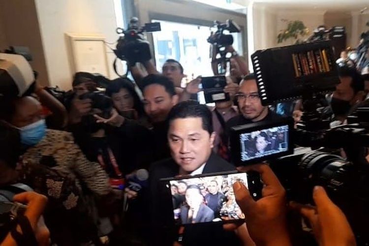 Calon Ketua Umum PSSI, Erick Thohir, telah tiba di Kongres Luar Biasa (KLB) PSSI 2023 di  Hotel Shangri-La, Sudirman, Tanah Abang, Jakarta Pusat, pada Kamis (16/2/2023).