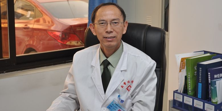 Director of Specialist Consultation Center of St. Stamford Modern Cancer Hospital Guangzhou dr. Ke Liqun .
