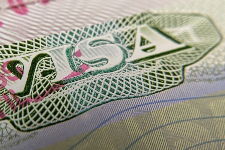 Aturan Baru AS, Pemegang Visa Sementara Wajib Pulang untuk Urus 