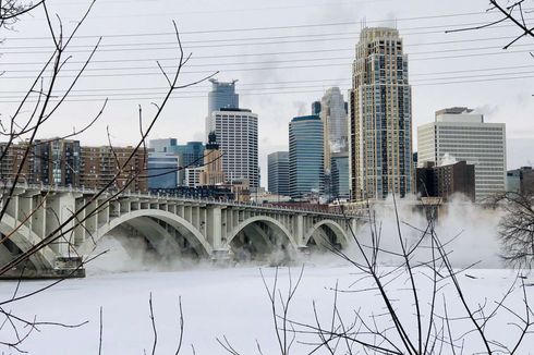 Imbas Badai Salju, Lebih dari 2.000 Penerbangan Dibatalkan di Midwest AS