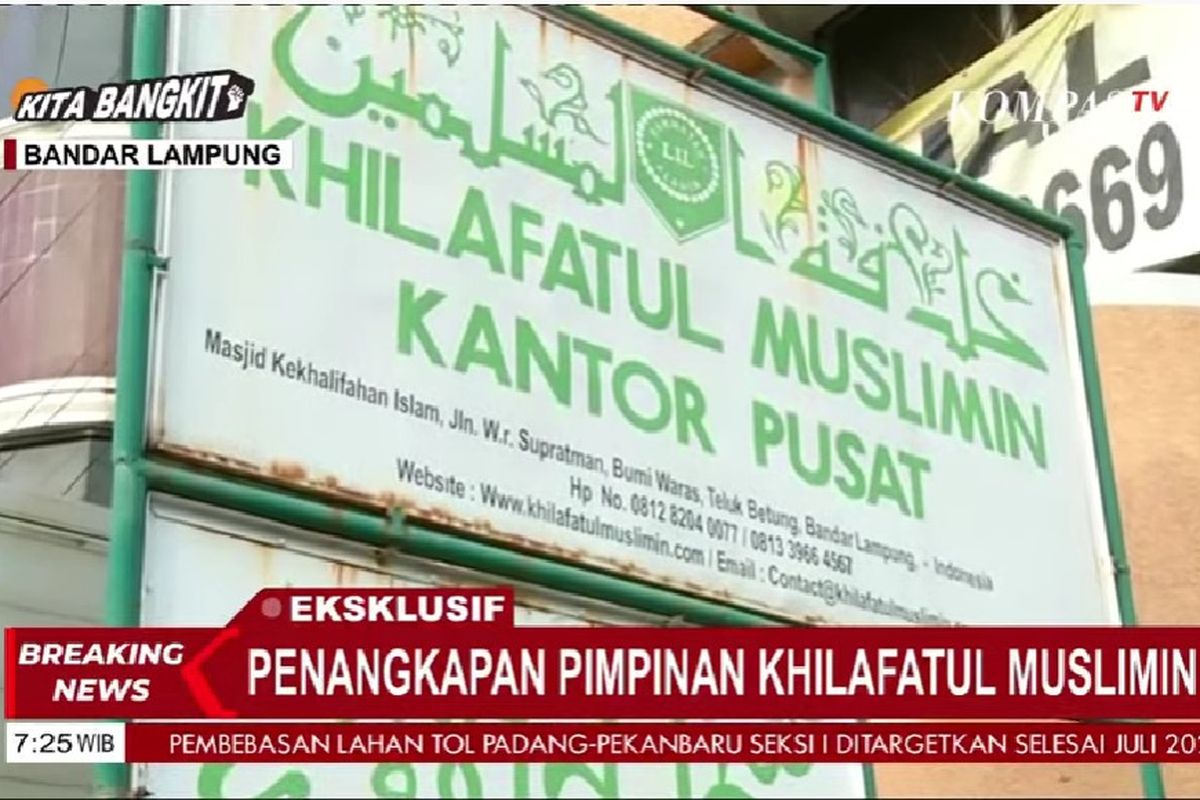 Polda Metro Jaya menangkap pemimpin Khilafatul Muslimin di Lampung, Selasa (7/6/2022).