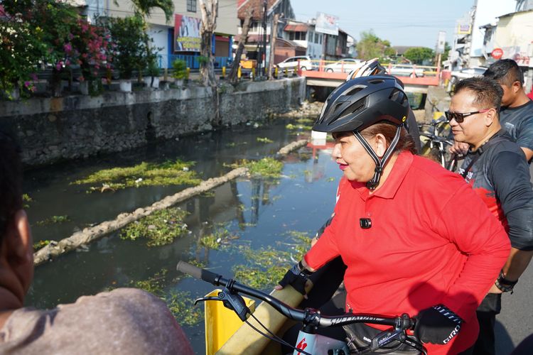 Wali Kota Semarang Hevearita Gunaryanti Rahayu bersama jajaran Eselon II Pemkot Semarang meninjau kawasan Kali Semarang dengan bersepeda, Selasa (14/5/2024)