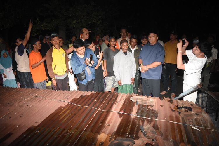 Bupati Situbondo Janji Bangun Kembali 3 Rumah yang Hangus Terbakar