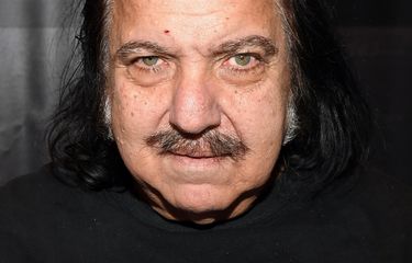 Aktor Porno Veteran Ron Jeremy Masuk Rumah Sakit Jiwa