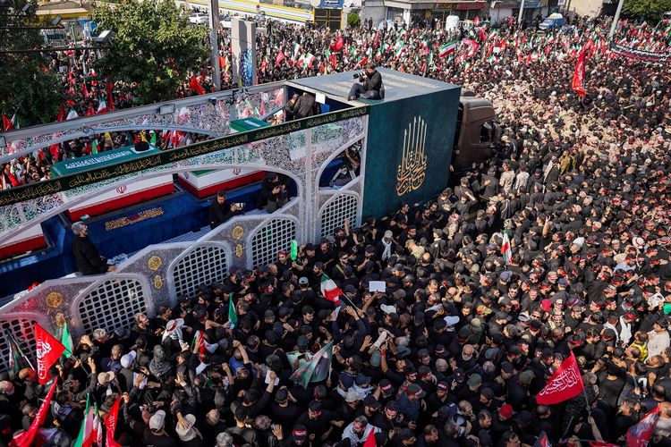 Kenapa Jenazah Khamenei Dibawa Keliling 5 Kota? Ini Alasan Historisnya