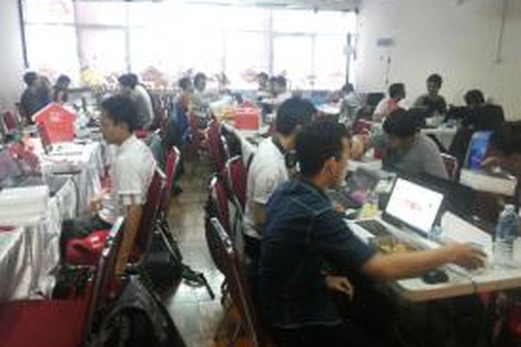 Peserta Hackathon Merdeka 2.0 di Code Margonda Depok, Sabtu (24/10/2015). Kegiatan ini serempak diadakan di 28 kota, dengan 1.700 peserta.