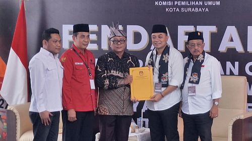 Disinggung Lawan Kotak Kosong dalam Pilkada Surabaya, Eri Cahyadi-Armuji: Sama Saja