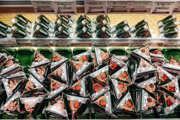 Harga Beras Turun, Supermarket di Jepang Pangkas Harga Onigiri Instan hingga 11 Yen