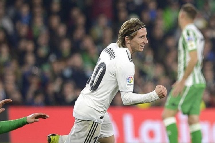 Luka Modric merayakan golnya pada pertandingan Real Betis vs Real Madrid dalam lanjutan La Liga Spanyol di Stadion Benito Villamarin, 13 Januari 2019. 